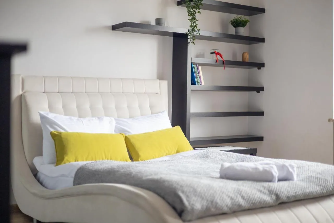 Chmielna City View Studio Apartment Warsaw Poland